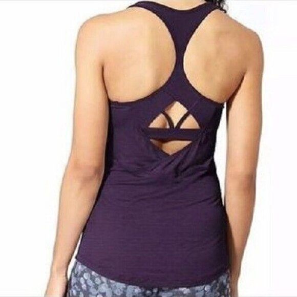 Athleta Swift Reach & Restore Tank Top Purple Scoop Neck Shelf Bra size Medium - Picture 1 of 9